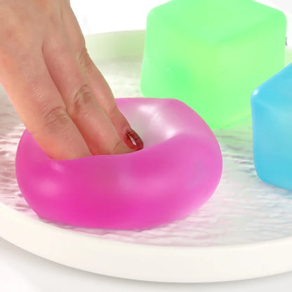 Vierfarbiger Plüsch-Würfel, Quetschbarer Spaß-Würfel Mit Langsamer Rückfederung, Eiswürfel-Stressabbau-Spielzeug, Maltose-Entlüftungswürfel
